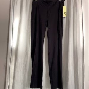 NWT Yoga/exercise/streetwear narrow straight leg 2side pocket pants Never Worn